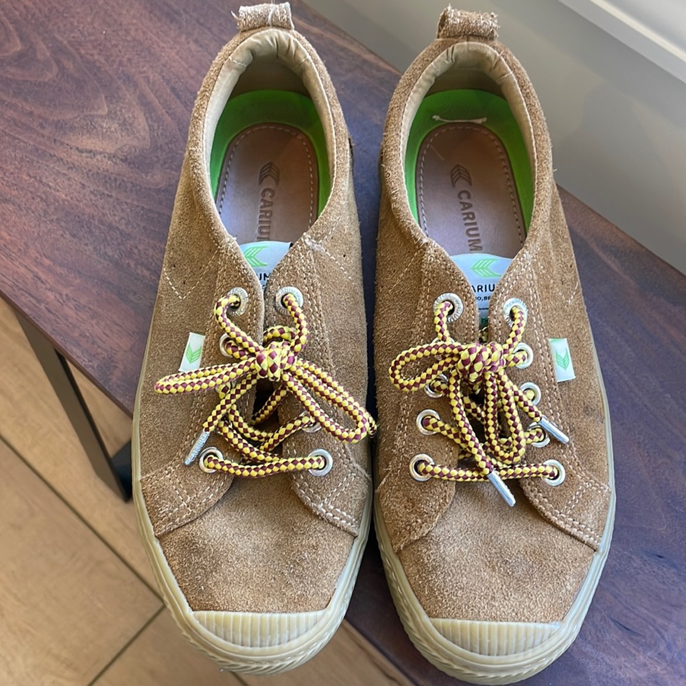 Oca Low Sneakers by Cariuma in Camel Suede
